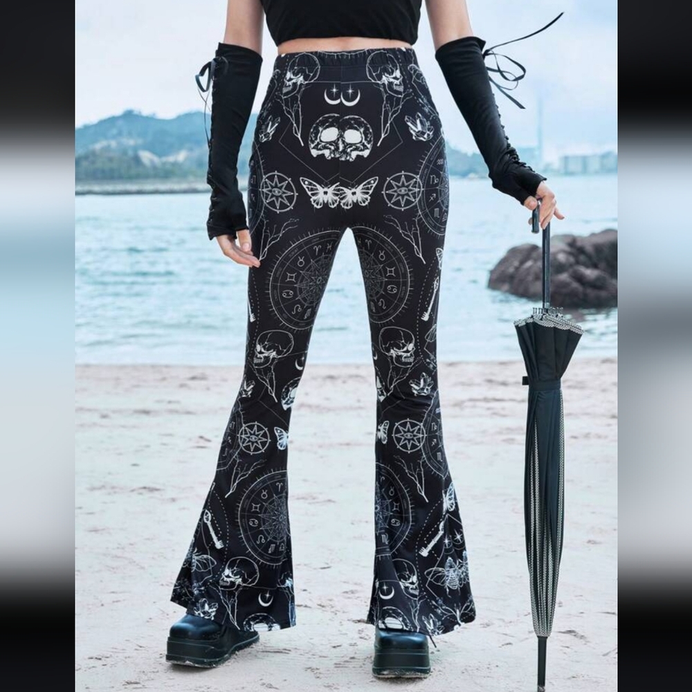 ROMWE Skull & Butterfly Flare Leggings